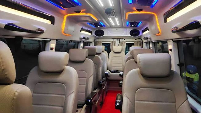 12 seater luxury tempo traveller