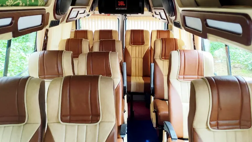 12 seater luxury tempo traveller